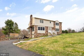 Building Photo - 3554 N Sugan Rd