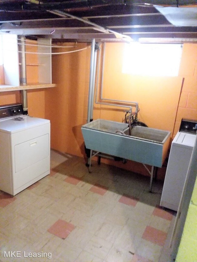 Foto del edificio - 3 br, 1 bath House - 4728 N 79th St