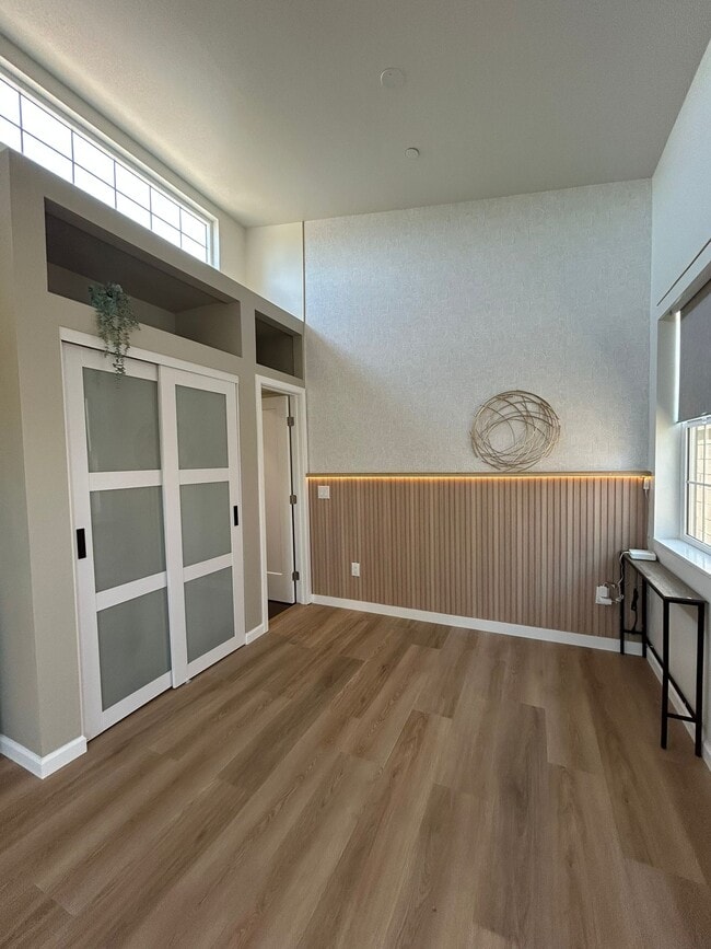 Building Photo - 4725 S Mae Wy