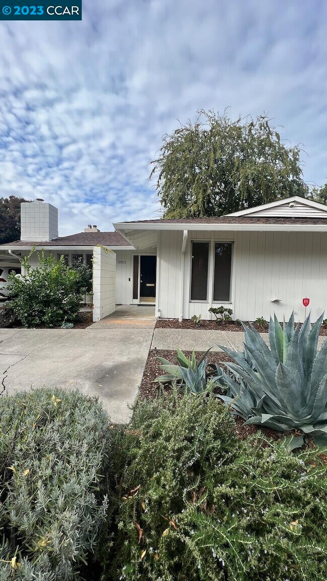 Foto del edificio - 2001-2001 Vanderslice Ave