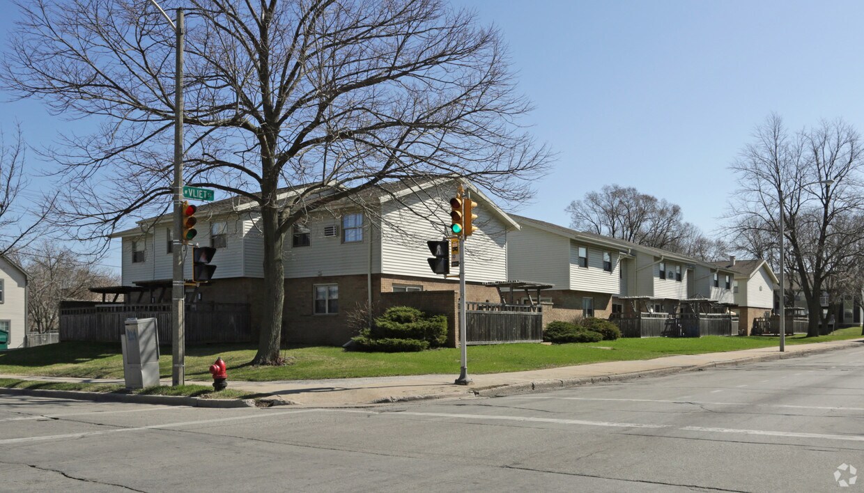 Foto del edificio - McKinley Gardens Apartments