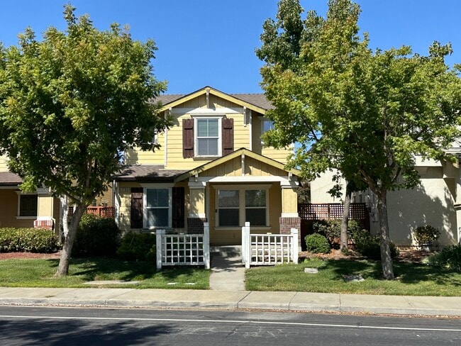 Building Photo - 2753 Whitney Dr