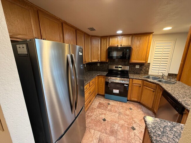 Building Photo - 67 Hermes Cir