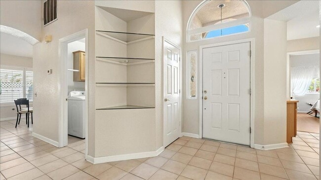 Foto del edificio - 55+ community ~ Charming Country Rose Home Located in Sun City Roseville a 55+ Community