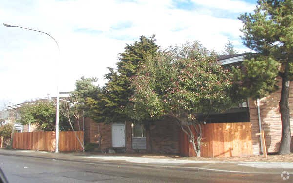 Primary Photo - Brickwood Apartments