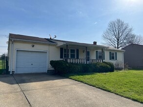Building Photo - 3679 Oakview Dr