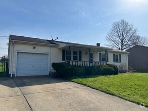 Building Photo - 3679 Oakview Dr