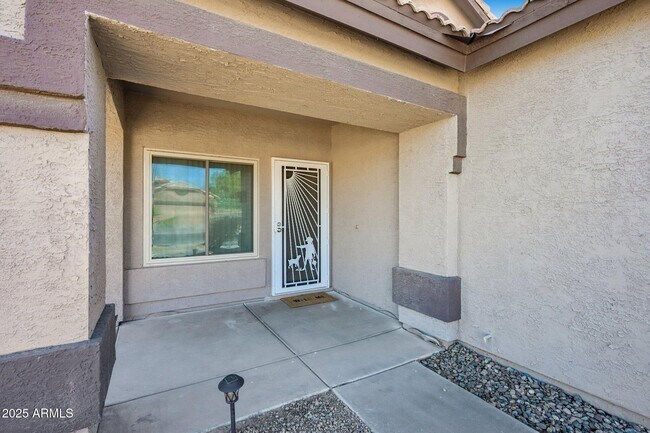 Foto del edificio - 15649 W Magnolia St