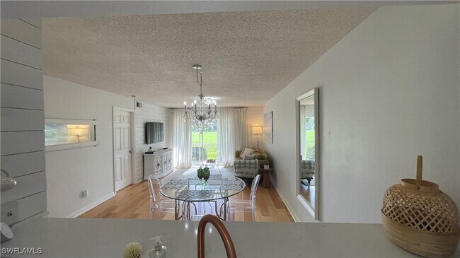 Foto del edificio - 267 Quail Forest Blvd