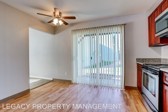Foto del edificio - 2717 SE Chestnut St