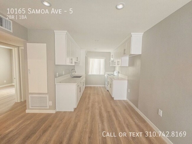 Building Photo - 10165 Samoa Ave