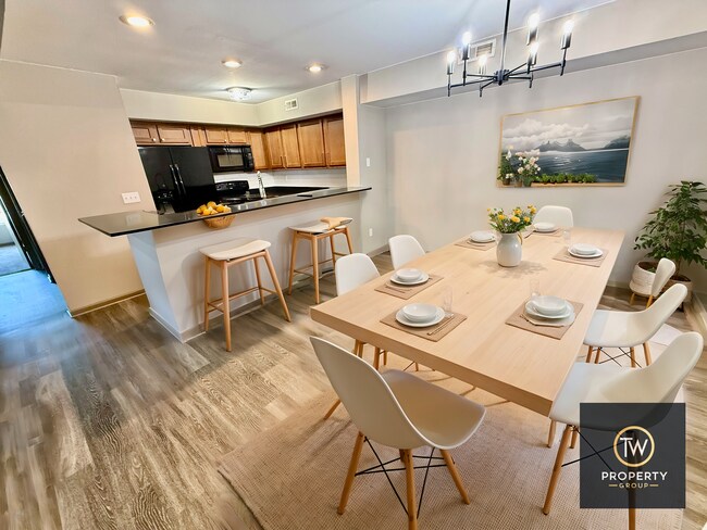 Foto del edificio - 1070 University Dr