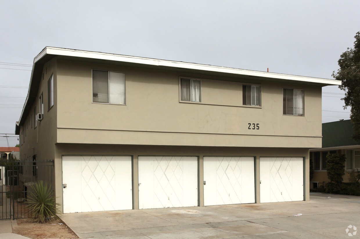 Building Photo - 235 Newport Ave
