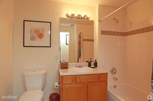 Building Photo - 1 br, 1 bath Apartment - 4776 Argonne St