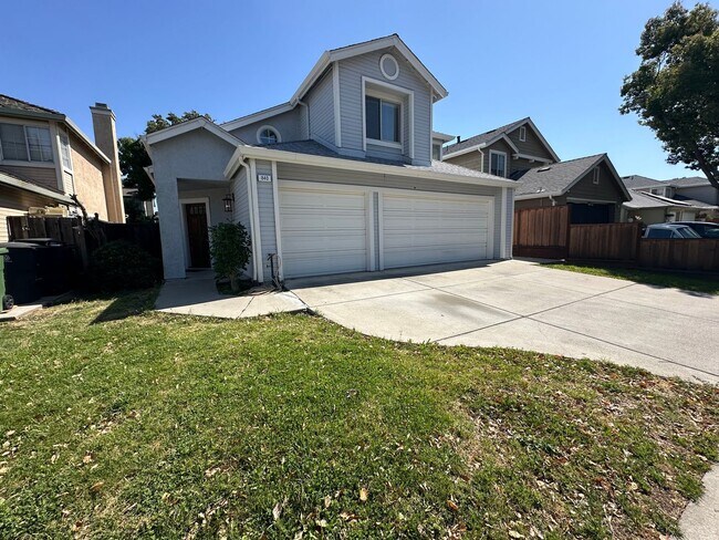 Foto del edificio - Beautiful 4 Bedroom, 2.5 Bath Tracy Home