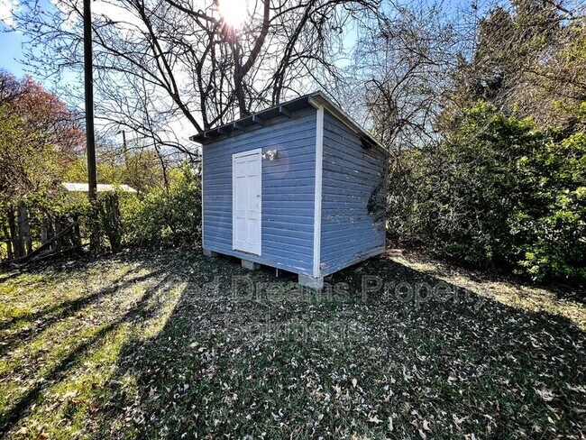 Foto del edificio - 316 Elmwood Dr