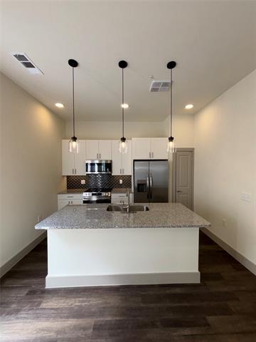 Building Photo - 2036 Oak Grove Ln