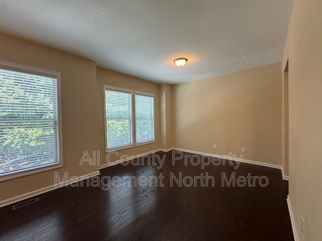 Building Photo - 837 Ivy Vine Pl