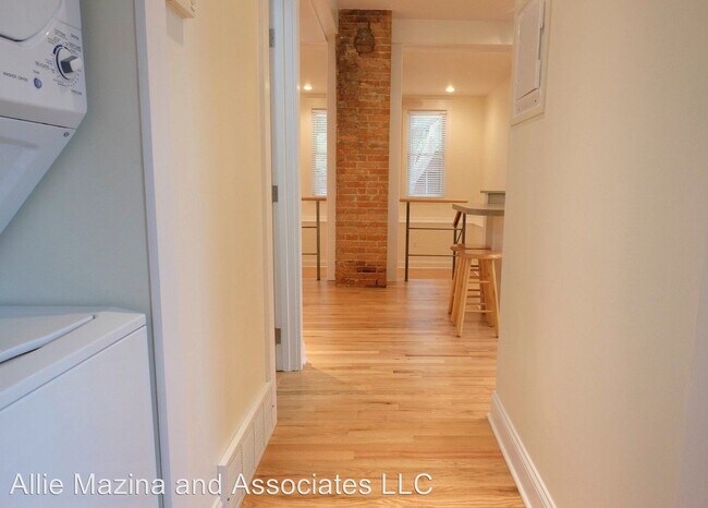 Building Photo - 2 br, 1 bath House - 2905 - 1  Bridge Ave