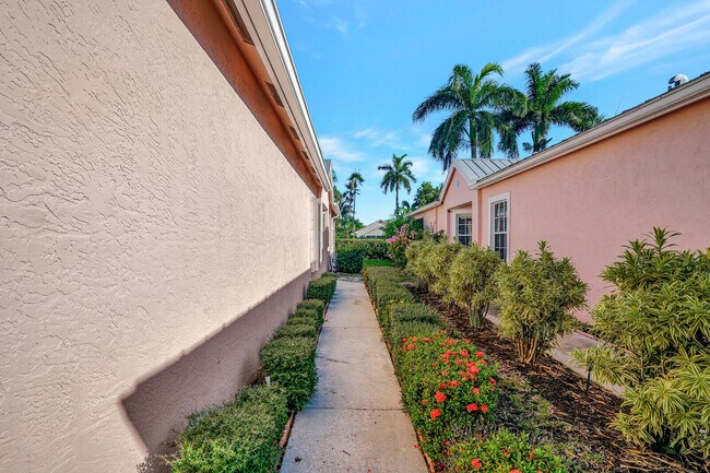 Building Photo - 10769 Pelican Dr