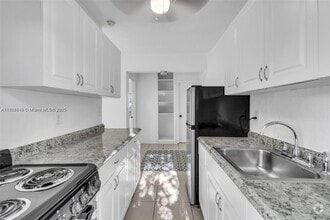 Building Photo - 601 NW 90th St