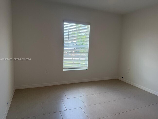 Foto del edificio - 17332 CANTU Ct