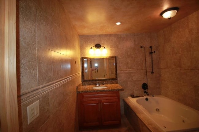 Building Photo - 7274 Papaya Way