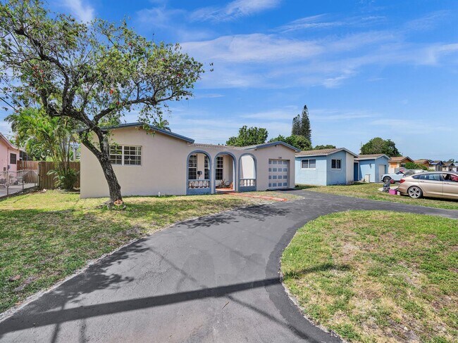 Building Photo - 7240 Grandview Blvd