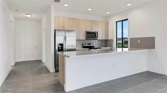 Foto del edificio - 5265 Lamone Ln