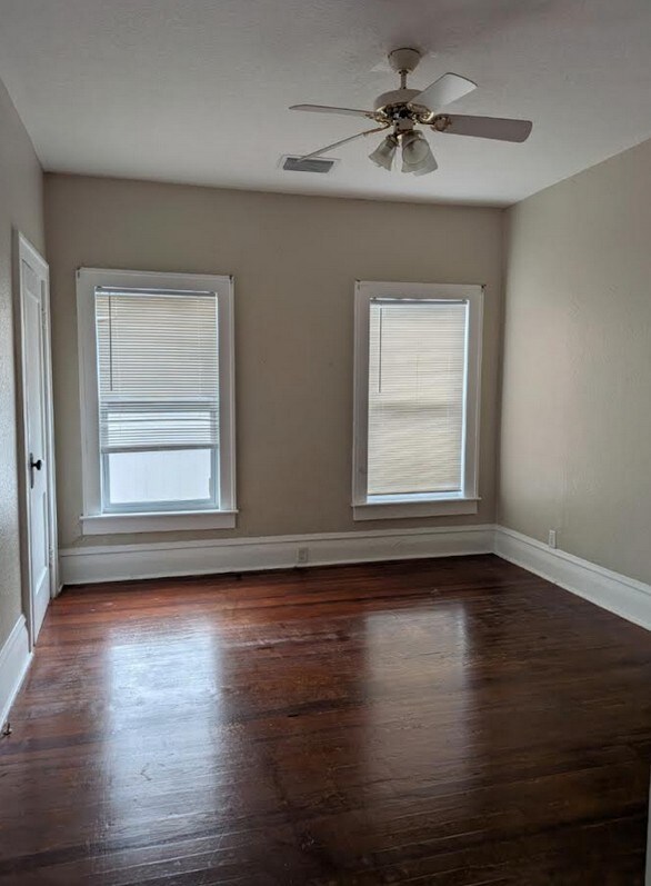 Foto del edificio - 1008 Lake Ave