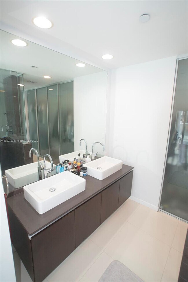 Foto del edificio - 1040 Biscayne Blvd