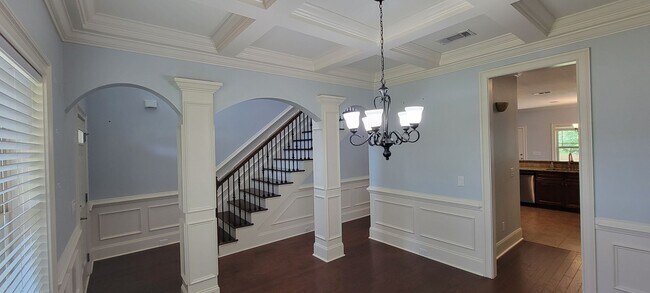 Foto del edificio - Stunning 4-Bedroom, 3.5-bath Home in the P...