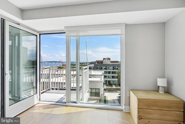 Foto del edificio - 925 N Fairfax St