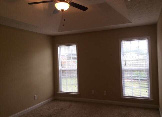 Foto del edificio - 6078 White Pine Dr