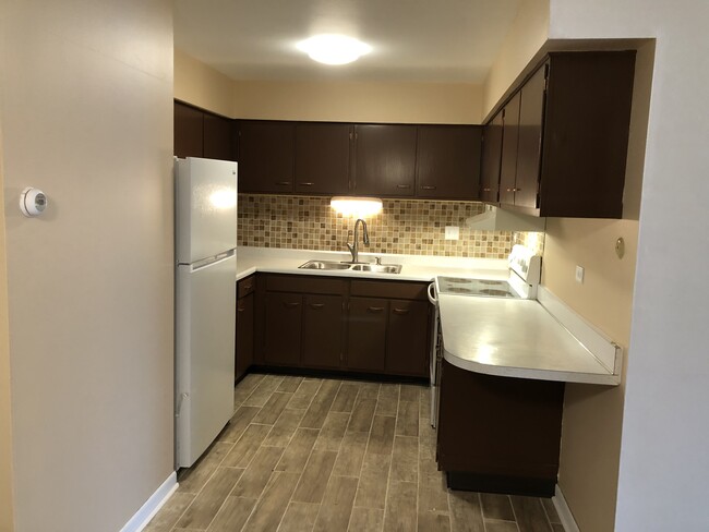 Foto del edificio - 241 Northway Park Rd