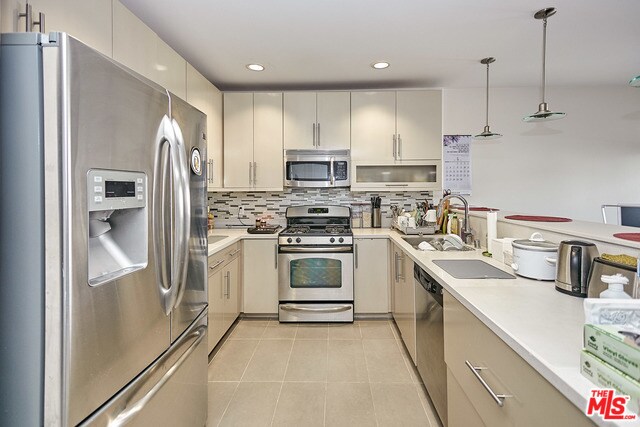 Foto del edificio - 733 S Manhattan Pl