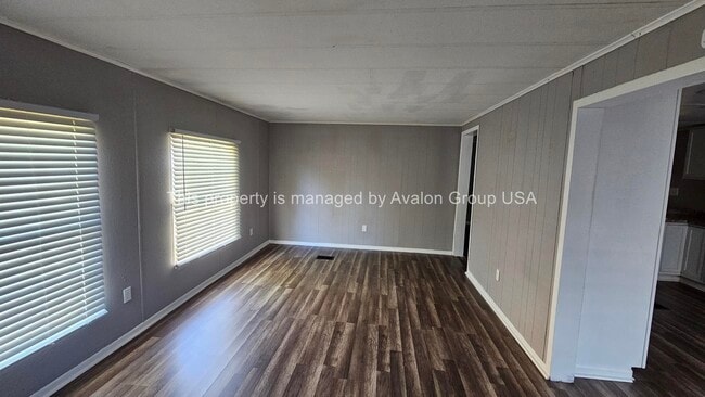 Foto del edificio - 7519 Mc Cowan Dr