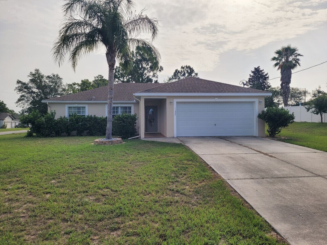 Foto principal - 3/2/2 Rental Home located centrally in Spr...