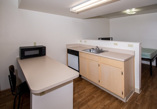 Building Photo - Highland Village Apartments