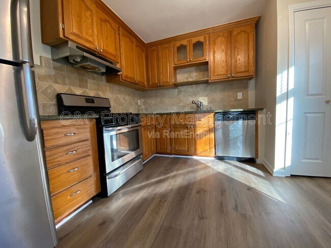 Foto del edificio - 1448 Noche Buena St