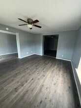 Building Photo - 509 E Kenedy Ave