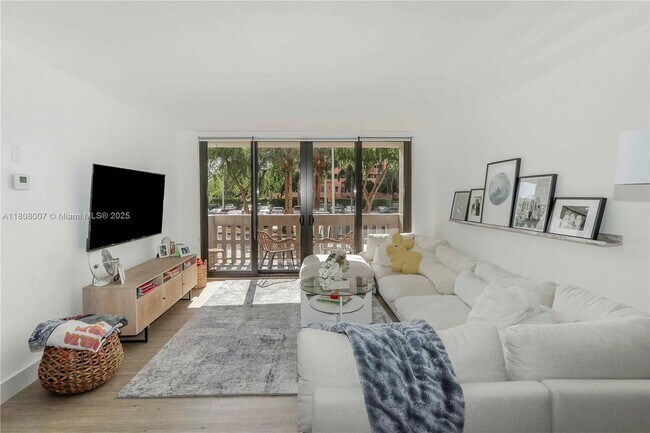 Foto del edificio - 90 Edgewater Dr