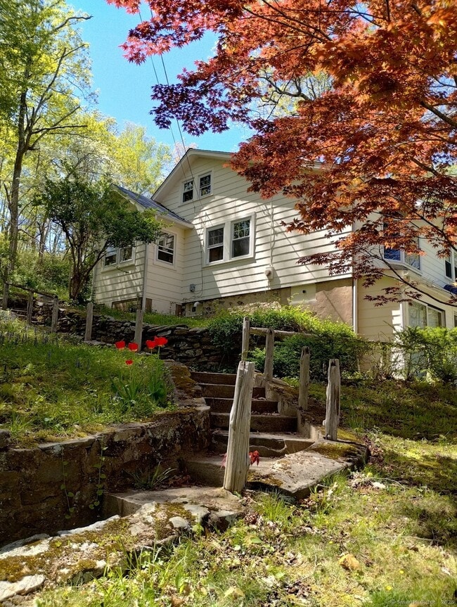 Building Photo - 15 Laurel St