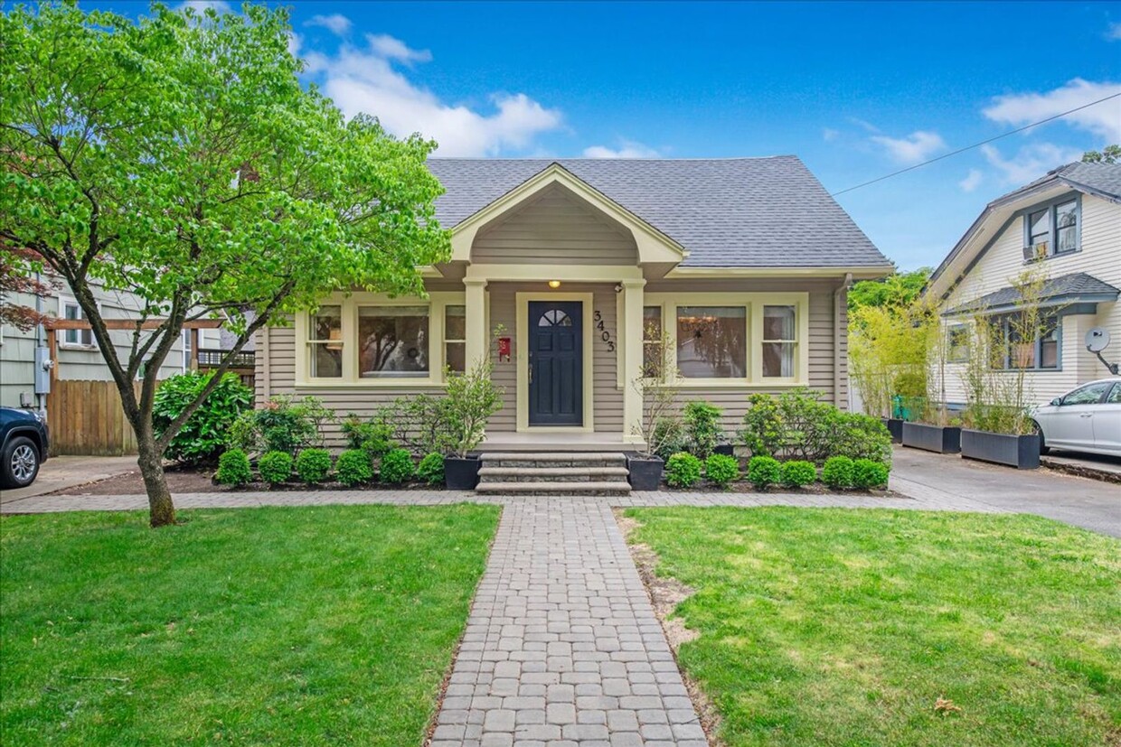 Primary Photo - Charming Updated 3bd/2ba Beaumont-Wilshire...