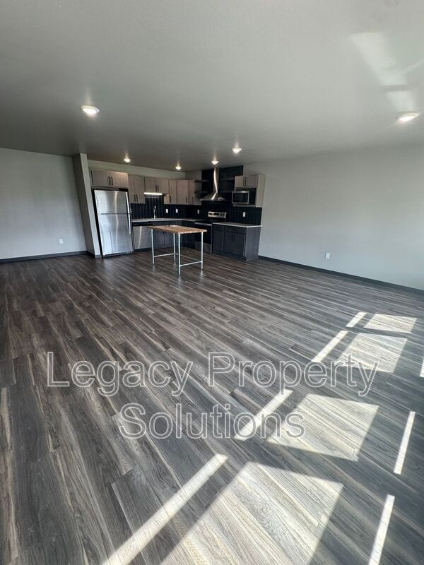 Foto del edificio - 220 E Greenfield Ln