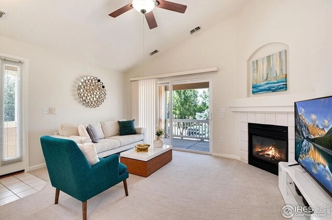Building Photo - Great Corner Condo with Spacious Private Balcony