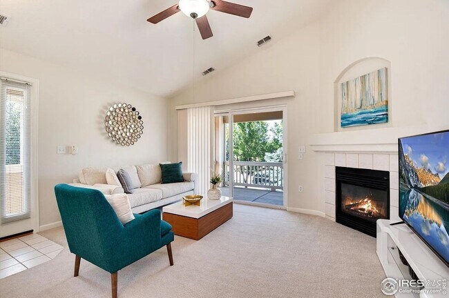 Foto del edificio - Great Corner Condo with Spacious Private Balcony