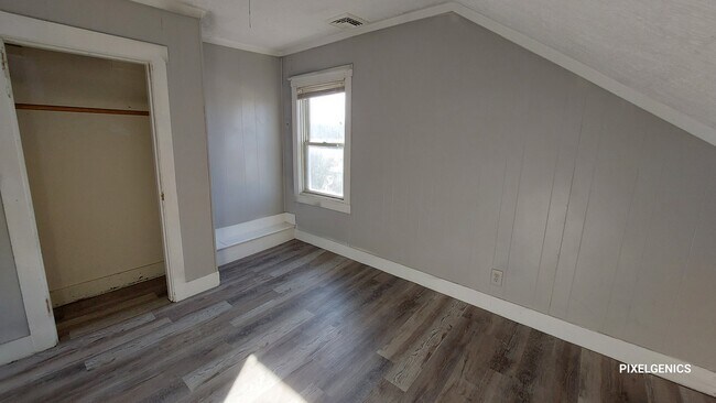 Second bedroom 2 - 266 Pine St