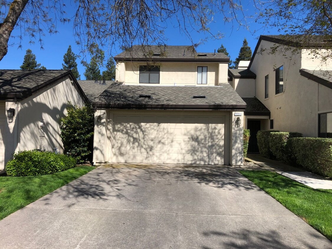 Primary Photo - 1123 Cedar Creek Dr. #4, Modesto, CA 95355