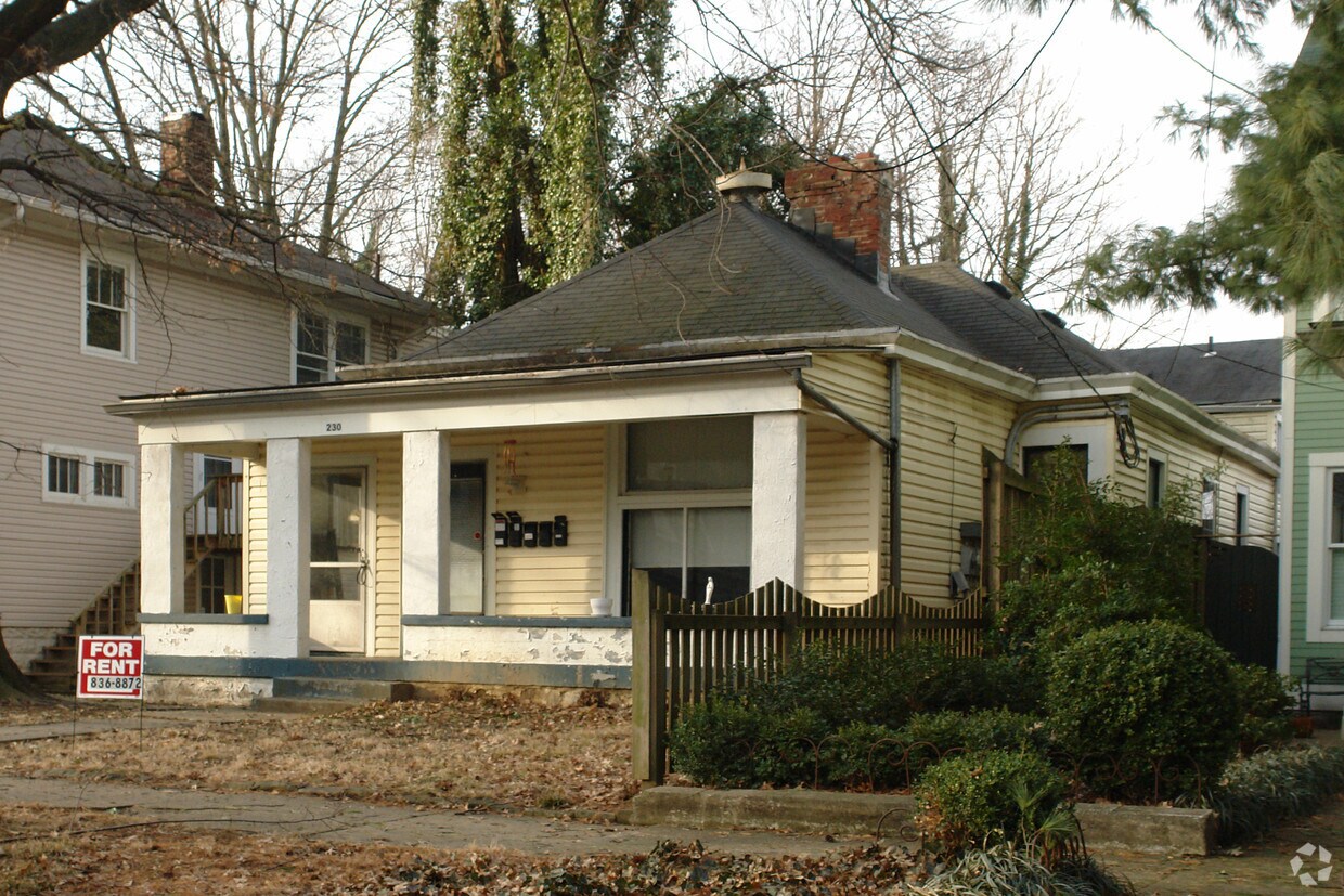 Building Photo - 230 S Bayly Ave